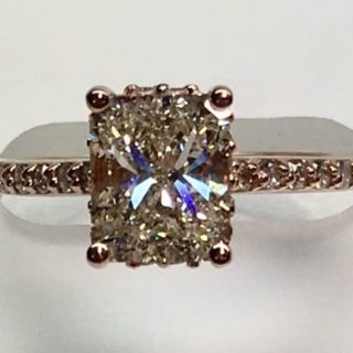 Elegant Radiant cut diamond