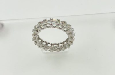 Square prong set ring