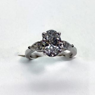 2ct lab grown oval diamond 1