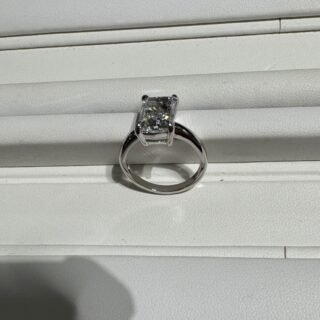 Beautiful Platinum Ring 1