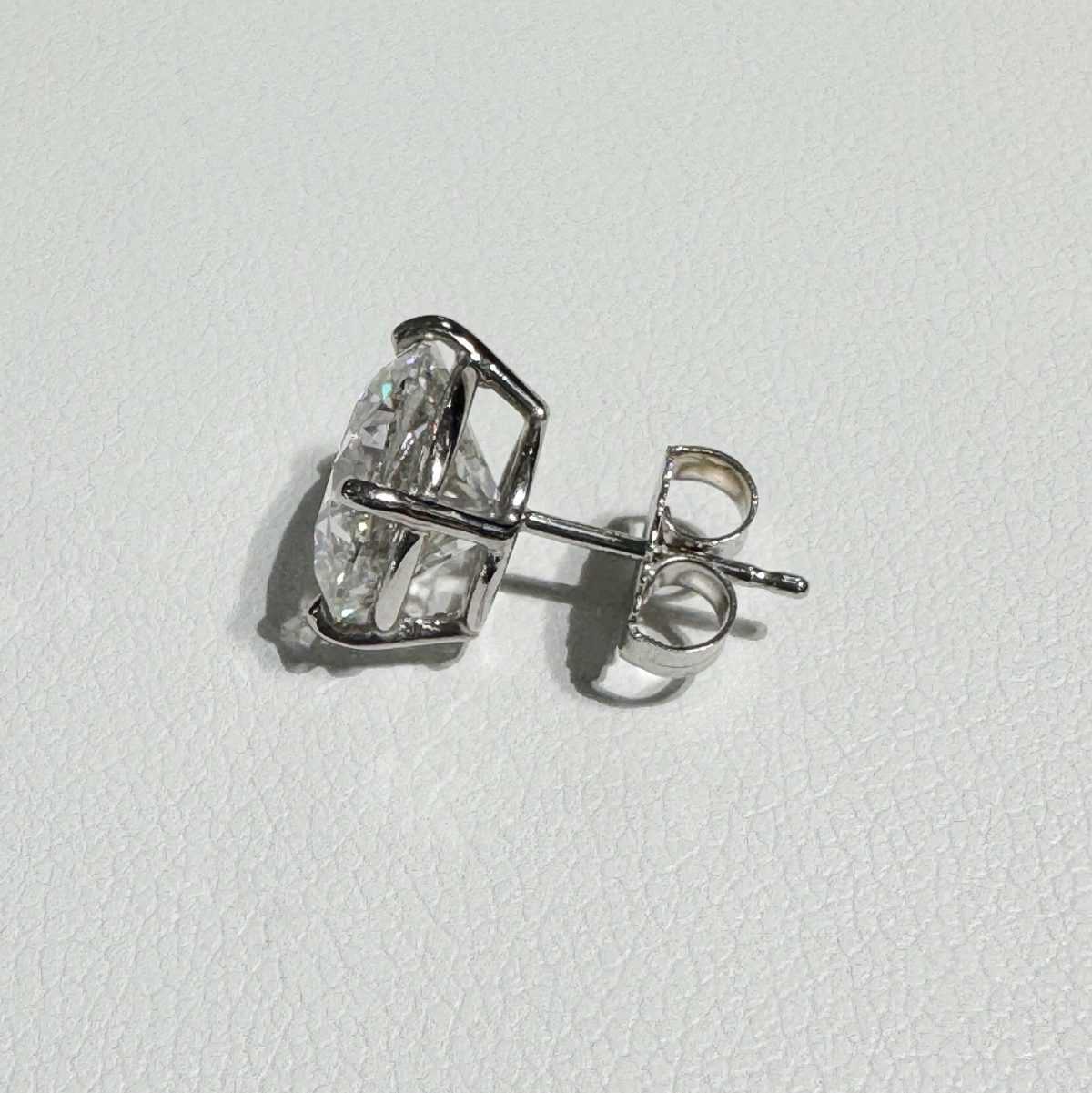 4 Prong Studs Brighter 2